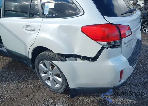 2011 Subaru Outback 2.5I Premium из США, поврежденный, VIN 4S4BRBCC8B3340543